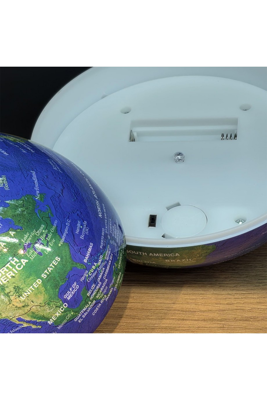 360 Derece Dönen LED Işıklı Mavi Dünya Küresi 360 Derece Dönen LED Işıklı Mavi Dünya Küresi